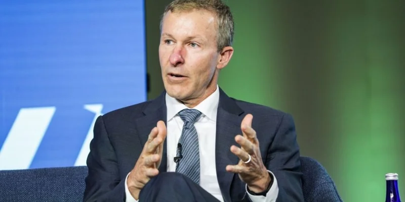 Scott Kirby's Bold Prediction: American Airlines and the Shifting Skies